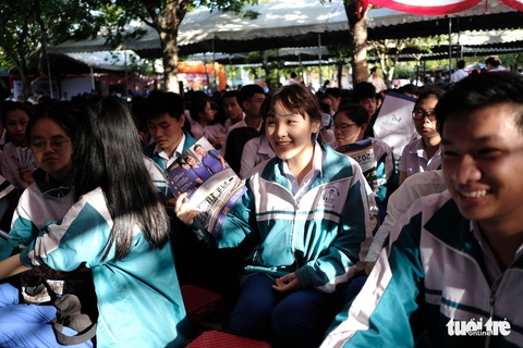 Tư vấn tuyển sinh - hướng nghiệp lần đầu đến Quảng Trị - Ảnh 7. Tư vấn tuyển sinh - hướng nghiệp lần đầu đến Quảng Trị - Ảnh 7.