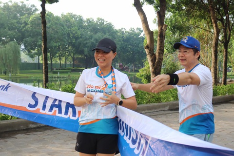 Giải chạy bộ hưởng ứng ngày không tiền mặt 2020: Ngày đầu háo hức - Ảnh 21. Giải chạy bộ hưởng ứng ngày không tiền mặt 2020: Ngày đầu háo hức - Ảnh 21.