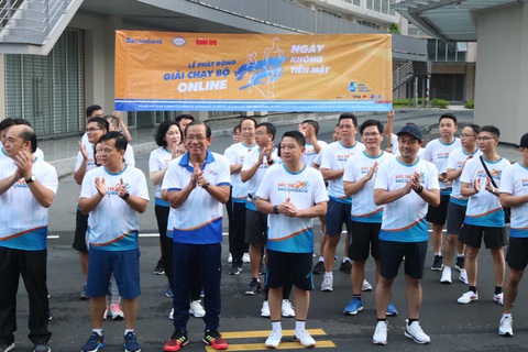 Giải chạy bộ hưởng ứng ngày không tiền mặt 2020: Ngày đầu háo hức - Ảnh 51. Giải chạy bộ hưởng ứng ngày không tiền mặt 2020: Ngày đầu háo hức - Ảnh 51.