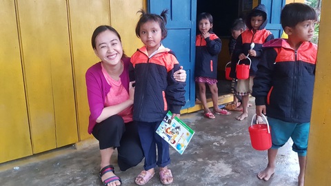 Cõng cơm nuôi em trên đỉnh Ngọc Linh - Ảnh 1. Cõng cơm nuôi em trên đỉnh Ngọc Linh - Ảnh 1.