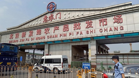 Chợ đầu mối ở Bắc Kinh liên quan ra sao đến ổ dịch corona mới? - Ảnh 1. Chợ đầu mối ở Bắc Kinh liên quan ra sao đến ổ dịch corona mới? - Ảnh 1.