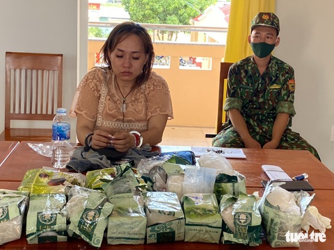 Bắt giữ 3 nghi phạm vận chuyển hơn 30kg nghi ma túy - Ảnh 1. Bắt giữ 3 nghi phạm vận chuyển hơn 30kg nghi ma túy - Ảnh 1.