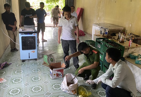 Đánh bả chứa chất độc xyanua để trộm chó, mèo - Ảnh 1. Đánh bả chứa chất độc xyanua để trộm chó, mèo - Ảnh 1.