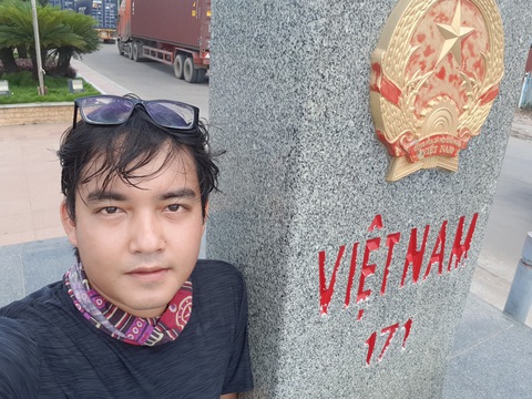 Phượt thủ Đăng Khoa về nước sau hơn 1.000 ngày vòng quanh thế giới bằng xe máy - Ảnh 4. Phượt thủ Đăng Khoa về nước sau hơn 1.000 ngày vòng quanh thế giới bằng xe máy - Ảnh 4.