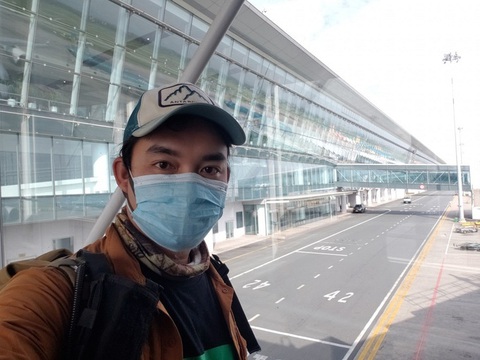 Phượt thủ Đăng Khoa về nước sau hơn 1.000 ngày vòng quanh thế giới bằng xe máy - Ảnh 1. Phượt thủ Đăng Khoa về nước sau hơn 1.000 ngày vòng quanh thế giới bằng xe máy - Ảnh 1.