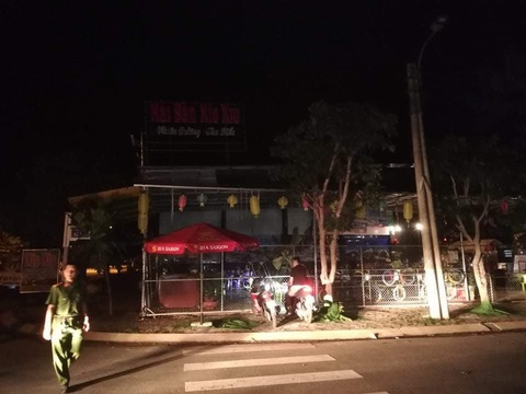 Đang nhậu, người đàn ông ra ngoài nghe điện thoại rồi chết với vết đâm thủng ngực - Ảnh 1. Đang nhậu, người đàn ông ra ngoài nghe điện thoại rồi chết với vết đâm thủng ngực - Ảnh 1.
