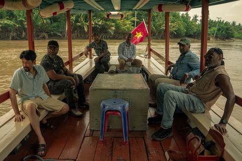 Da 5 Bloods: Vì sao khen chê hai chiều dữ dội? - Ảnh 1. Da 5 Bloods: Vì sao khen chê hai chiều dữ dội? - Ảnh 1.