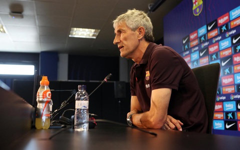 HLV Quique Setien: Bóng đá không khán giả thì cũng chỉ như đá tập - Ảnh 1. HLV Quique Setien: Bóng đá không khán giả thì cũng chỉ như đá tập - Ảnh 1.