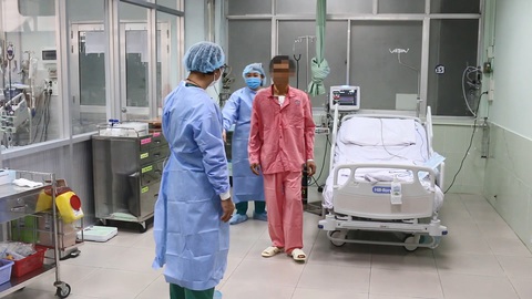 Chợ Rẫy lấy tim một phụ nữ chết não ghép cho một bệnh nhân nam - Ảnh 1. Chợ Rẫy lấy tim một phụ nữ chết não ghép cho một bệnh nhân nam - Ảnh 1.