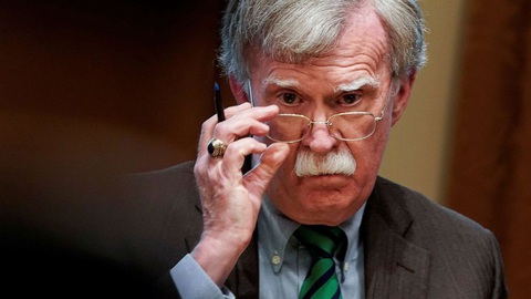 Ông Trump tính kiện ra tòa, ngăn cựu cố vấn an ninh John Bolton ra hồi ký - Ảnh 1. Ông Trump tính kiện ra tòa, ngăn cựu cố vấn an ninh John Bolton ra hồi ký - Ảnh 1.
