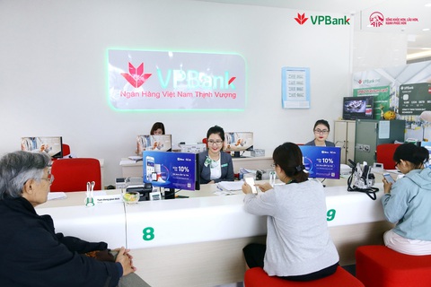 Lợi ích vàng của ‘cuộc hôn phối’ bancassurance - Ảnh 1. Lợi ích vàng của ‘cuộc hôn phối’ bancassurance - Ảnh 1.