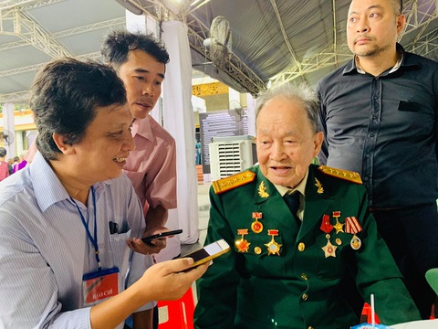 Cúi đầu vĩnh biệt một huyền thoại của ngành tình báo cách mạng Việt Nam - Ảnh 4. Cúi đầu vĩnh biệt một huyền thoại của ngành tình báo cách mạng Việt Nam - Ảnh 4.