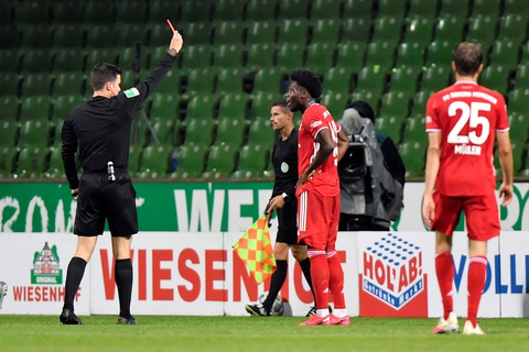 Lewandowski ghi bàn thứ 46 giúp Bayern Munich vô địch sớm 2 vòng đấu - Ảnh 3. Lewandowski ghi bàn thứ 46 giúp Bayern Munich vô địch sớm 2 vòng đấu - Ảnh 3.