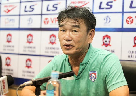 Trung vệ Việt kiều vẫn được khen dù đá phản lưới nhà khiến Hải Phòng thua - Ảnh 2. Trung vệ Việt kiều vẫn được khen dù đá phản lưới nhà khiến Hải Phòng thua - Ảnh 2.