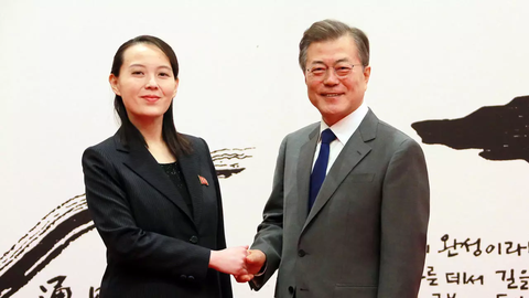 Em gái Kim Jong Un bước ra khỏi bóng anh trai? - Ảnh 2. Em gái Kim Jong Un bước ra khỏi bóng anh trai? - Ảnh 2.