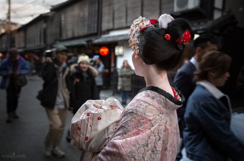 Bí mật đằng sau khuôn mặt trắng như sứ của Geisha Nhật Bản - Ảnh 10. Bí mật đằng sau khuôn mặt trắng như sứ của Geisha Nhật Bản - Ảnh 10.