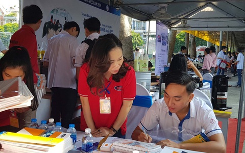 Sinh viên bị lừa khi đi tìm việc nhẹ lương cao - Ảnh 1. Sinh viên bị lừa khi đi tìm việc nhẹ lương cao - Ảnh 1.