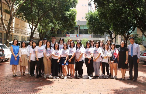 Nhận bằng cử nhân Truyền thông chất lượng quốc tế - Ảnh 2. Nhận bằng cử nhân Truyền thông chất lượng quốc tế - Ảnh 2.