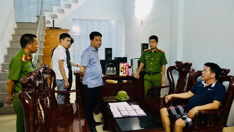 Hai anh em điều hành đường dây tín dụng đen hàng chục tỉ đồng - Ảnh 1. Hai anh em điều hành đường dây tín dụng đen hàng chục tỉ đồng - Ảnh 1.