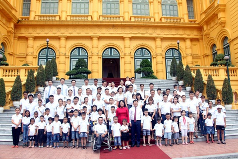 Phó chủ tịch nước: Xây dựng tế bào gia đình thật tốt, hạnh phúc, hòa thuận - Ảnh 2. Phó chủ tịch nước: Xây dựng tế bào gia đình thật tốt, hạnh phúc, hòa thuận - Ảnh 2.