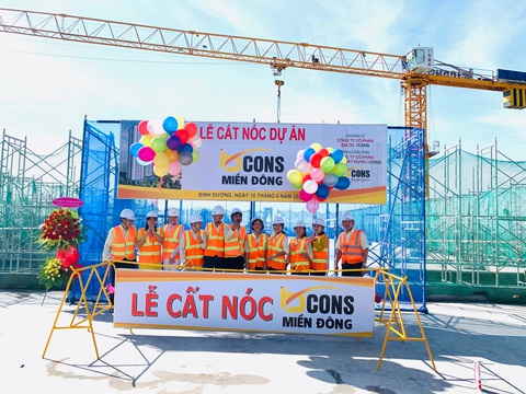 Bcons Miền Đông cất nóc vượt tiến độ - Ảnh 1. Bcons Miền Đông cất nóc vượt tiến độ - Ảnh 1.