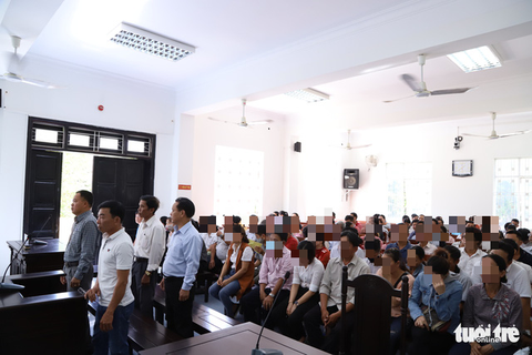 Đi Thái Lan đặt con dấu, nhuộm cho giấy thành cũ để làm giả hơn 200 hồ sơ đất đai - Ảnh 2. Đi Thái Lan đặt con dấu, nhuộm cho giấy thành cũ để làm giả hơn 200 hồ sơ đất đai - Ảnh 2.