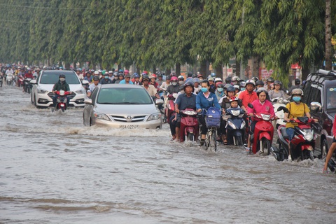 Triển khai nhiều dự án chống ngập trên quốc lộ ở miền Tây - Ảnh 2. Triển khai nhiều dự án chống ngập trên quốc lộ ở miền Tây - Ảnh 2.