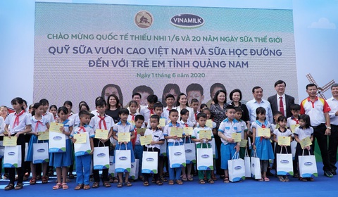 Vinamilk tặng quà 1-6 đặc biệt đến với trẻ em Quảng Nam - Ảnh 3. Vinamilk tặng quà 1-6 đặc biệt đến với trẻ em Quảng Nam - Ảnh 3.