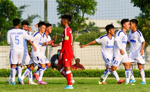 Cầu thủ U19 HAGL 1 ăn mừng sau khi thoát thua chủ nhà PVF - Ảnh 6. Cầu thủ U19 HAGL 1 ăn mừng sau khi thoát thua chủ nhà PVF - Ảnh 6.