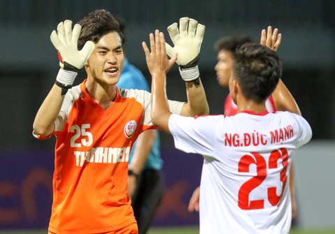 Cầu thủ U19 HAGL 1 ăn mừng sau khi thoát thua chủ nhà PVF - Ảnh 3. Cầu thủ U19 HAGL 1 ăn mừng sau khi thoát thua chủ nhà PVF - Ảnh 3.