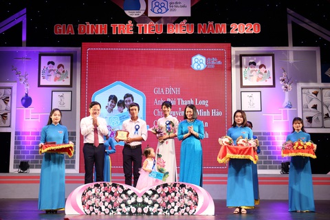 Mong bố mẹ không cãi nhau, mong chồng không chơi điện thoại nhiều - Ảnh 4. Mong bố mẹ không cãi nhau, mong chồng không chơi điện thoại nhiều - Ảnh 4.