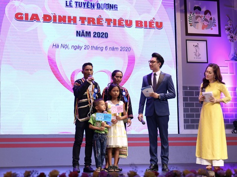 Mong bố mẹ không cãi nhau, mong chồng không chơi điện thoại nhiều - Ảnh 1. Mong bố mẹ không cãi nhau, mong chồng không chơi điện thoại nhiều - Ảnh 1.