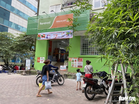 Hàng loạt tòa nhà tái định cư ở Hà Nội bị xẻ thịt để kinh doanh - Ảnh 4. Hàng loạt tòa nhà tái định cư ở Hà Nội bị xẻ thịt để kinh doanh - Ảnh 4.