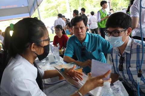 Sáng nay, báo Tuổi Trẻ tư vấn tuyển sinh ở TP.HCM, Hà Nội, Đà Nẵng - Ảnh 14. Sáng nay, báo Tuổi Trẻ tư vấn tuyển sinh ở TP.HCM, Hà Nội, Đà Nẵng - Ảnh 14.
