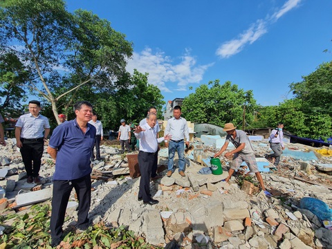 Hơn 1.000 người dân Huế dọn dẹp khu vực Thượng Thành - Ảnh 2. Hơn 1.000 người dân Huế dọn dẹp khu vực Thượng Thành - Ảnh 2.