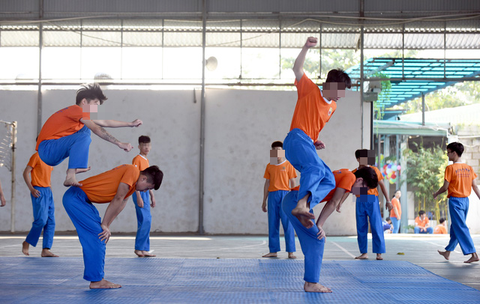 Tôi giúp con thoát khỏi địa ngục của game - Ảnh 3. Tôi giúp con thoát khỏi địa ngục của game - Ảnh 3.