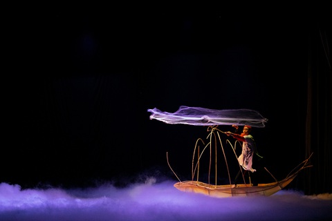 Ballet Kiều đêm công diễn: Ấn tượng nhưng vẫn kỳ vọng chiều sâu hơn - Ảnh 1. Ballet Kiều đêm công diễn: Ấn tượng nhưng vẫn kỳ vọng chiều sâu hơn - Ảnh 1.