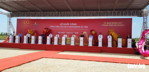 Thủ tướng nhấn nút khởi công xây công viên chủ đề 1 tỉ USD lớn nhất Việt Nam - Ảnh 1. Thủ tướng nhấn nút khởi công xây công viên chủ đề 1 tỉ USD lớn nhất Việt Nam - Ảnh 1.