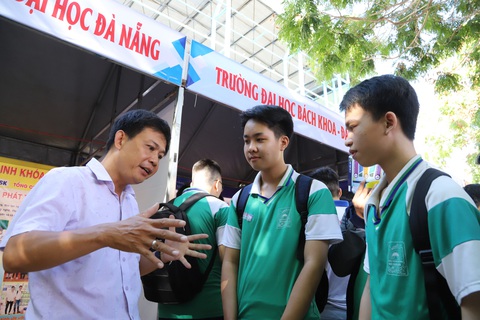 Học phí ngành y các trường ĐH tại Đà Nẵng có tăng không? - Ảnh 6. Học phí ngành y các trường ĐH tại Đà Nẵng có tăng không? - Ảnh 6.
