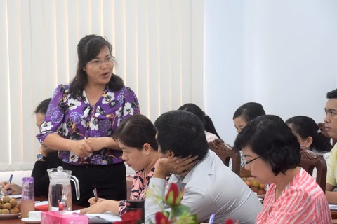 Xác nhận hộ nghèo mới được uống sữa học đường? - Ảnh 1. Xác nhận hộ nghèo mới được uống sữa học đường? - Ảnh 1.