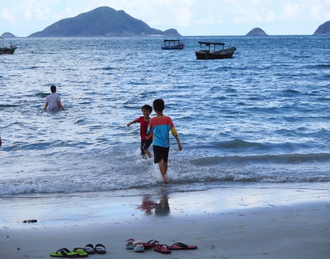 Thong dong Côn Đảo những ngày hè đẹp nhất trong năm - Ảnh 8. Thong dong Côn Đảo những ngày hè đẹp nhất trong năm - Ảnh 8.