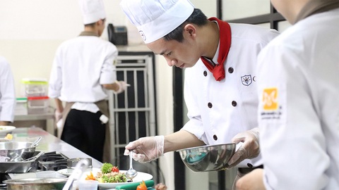 Trường nghề đang khởi sắc thì... gặp dịch - Ảnh 1. Trường nghề đang khởi sắc thì... gặp dịch - Ảnh 1.