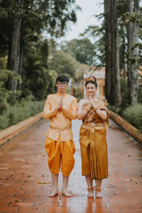 Tìm trang phục các dân tộc trên cả nước chụp bộ ảnh chia tay thời cấp III - Ảnh 2. Tìm trang phục các dân tộc trên cả nước chụp bộ ảnh chia tay thời cấp III - Ảnh 2.