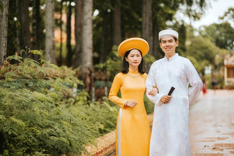 Tìm trang phục các dân tộc trên cả nước chụp bộ ảnh chia tay thời cấp III - Ảnh 3. Tìm trang phục các dân tộc trên cả nước chụp bộ ảnh chia tay thời cấp III - Ảnh 3.