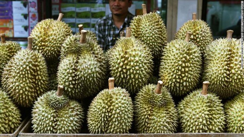 60 người sơ tán vì tưởng bưu kiện sầu riêng là ‘chất độc nặng mùi’ - Ảnh 1. 60 người sơ tán vì tưởng bưu kiện sầu riêng là ‘chất độc nặng mùi’ - Ảnh 1.