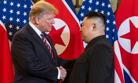 Ông Trump từng đề nghị chở ông Kim từ Hà Nội về Triều Tiên? - Ảnh 1. Ông Trump từng đề nghị chở ông Kim từ Hà Nội về Triều Tiên? - Ảnh 1.