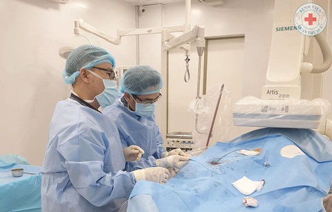 30 phút cứu sống bệnh nhân vỡ gan không cần phẫu thuật - Ảnh 1. 30 phút cứu sống bệnh nhân vỡ gan không cần phẫu thuật - Ảnh 1.