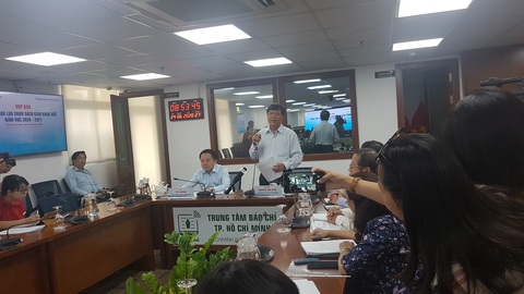 Sở GD-ĐT TP.HCM nói không tác động hay chỉ đạo ngầm các trường chọn sách giáo khoa - Ảnh 1. Sở GD-ĐT TP.HCM nói không tác động hay chỉ đạo ngầm các trường chọn sách giáo khoa - Ảnh 1.