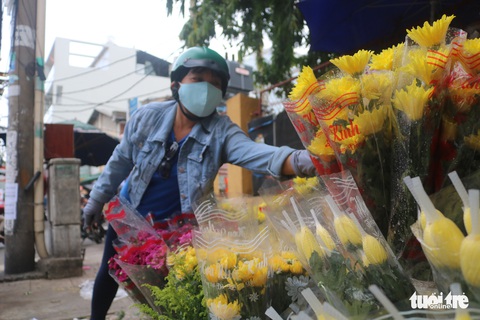 Trước Tết Đoan Ngọ, hàng hóa chậm lụt hơn năm ngoái - Ảnh 6. Trước Tết Đoan Ngọ, hàng hóa chậm lụt hơn năm ngoái - Ảnh 6.