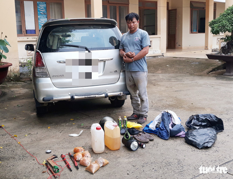 Kẻ trộm chó đi xe hơi, mang ớt bột để tấn công người truy bắt - Ảnh 1. Kẻ trộm chó đi xe hơi, mang ớt bột để tấn công người truy bắt - Ảnh 1.